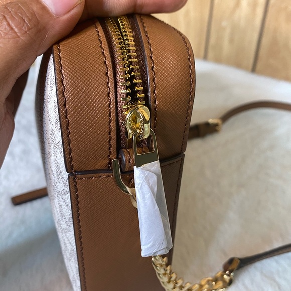 michael kors jet set travel crossbody - Picture 5 of 6